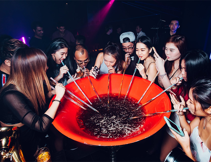An After-hour Guide To Clarke Quay: 11 Clubs To Party The Night Away