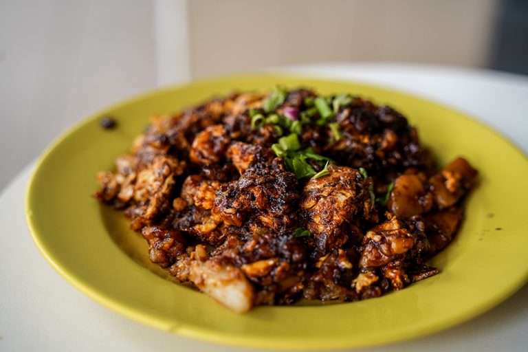 5 Late-Night Fried Carrot Cake Local Hawker Stalls in Singapore