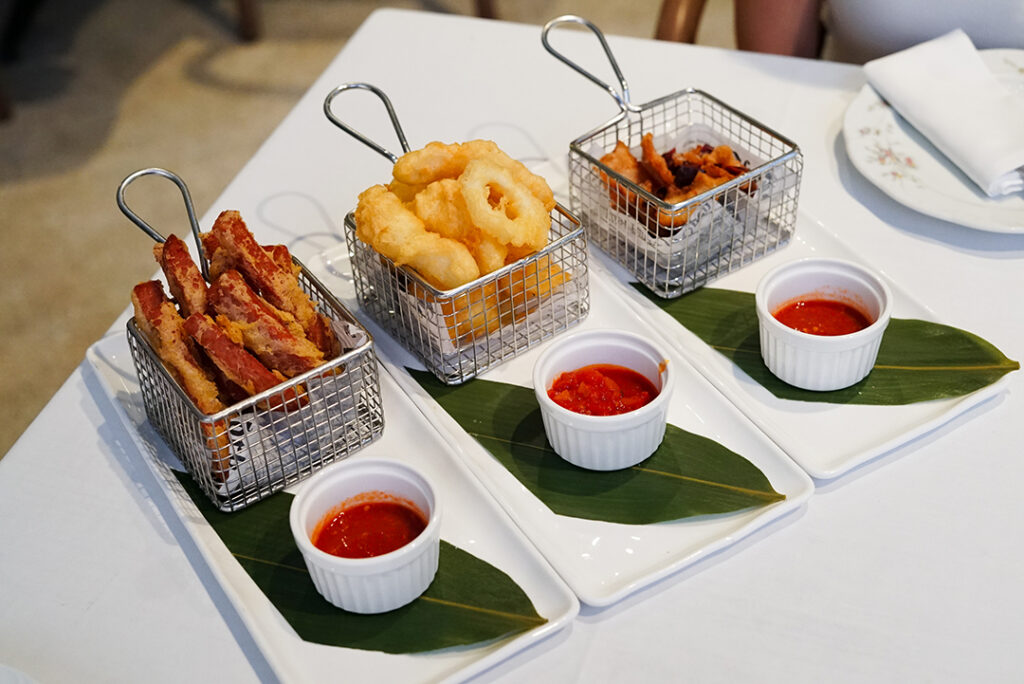 L’Espresso happy hour bar bites